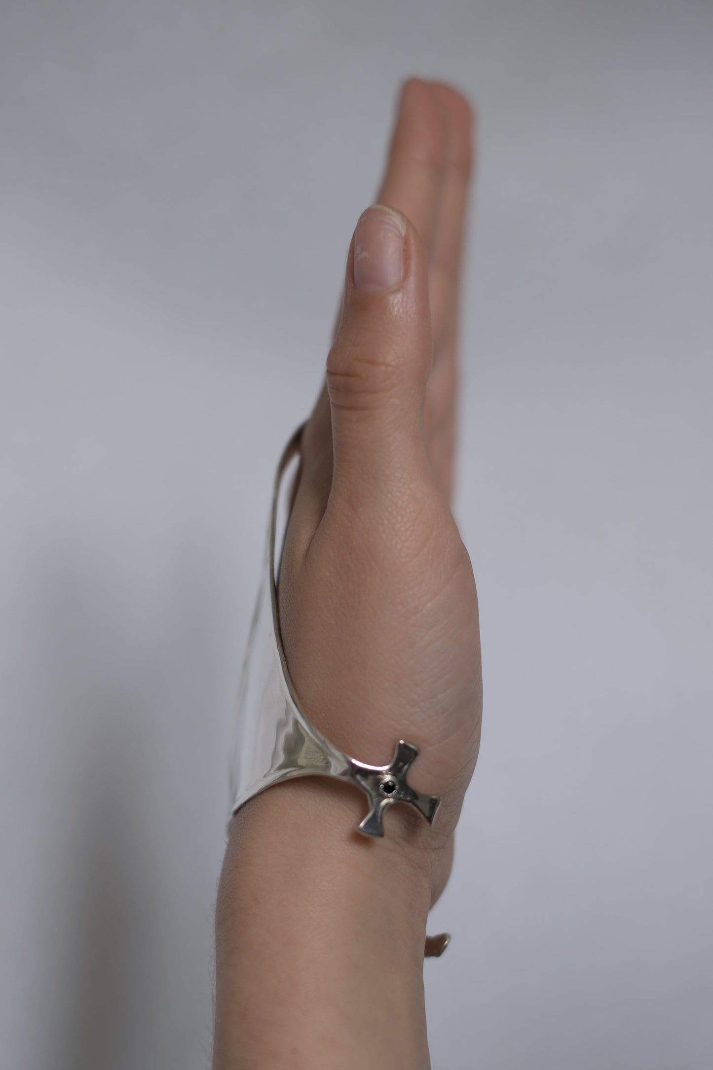 Cross Hand Piece 1/1