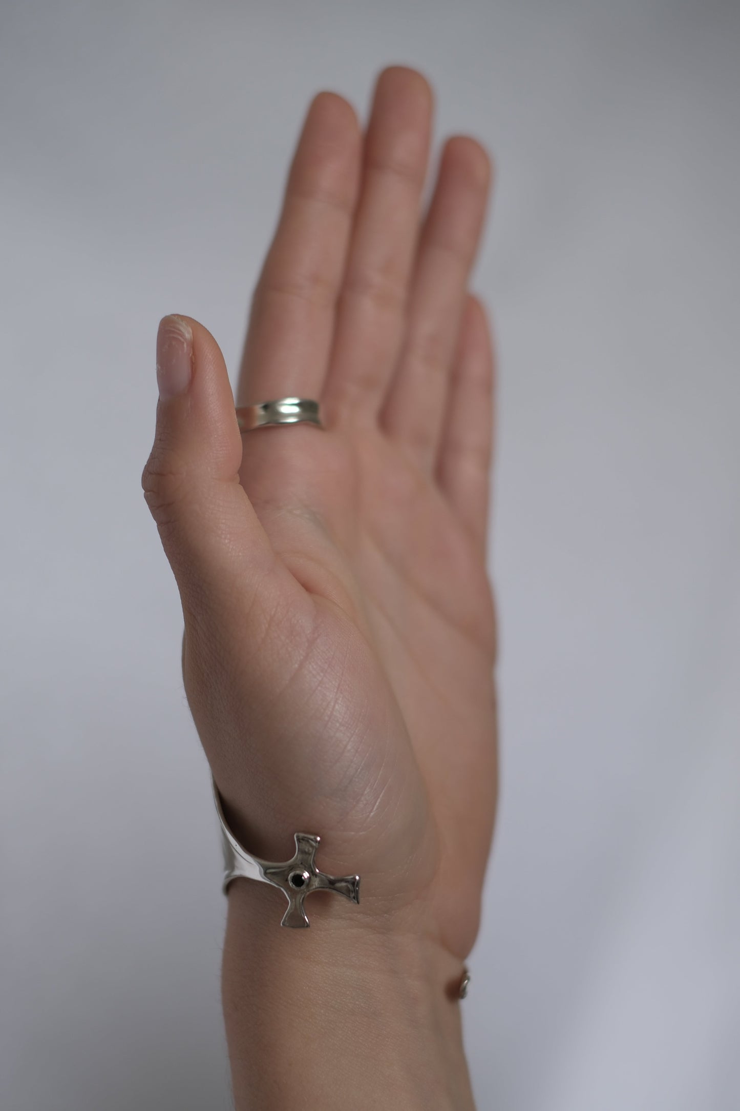 Cross Hand Piece 1/1